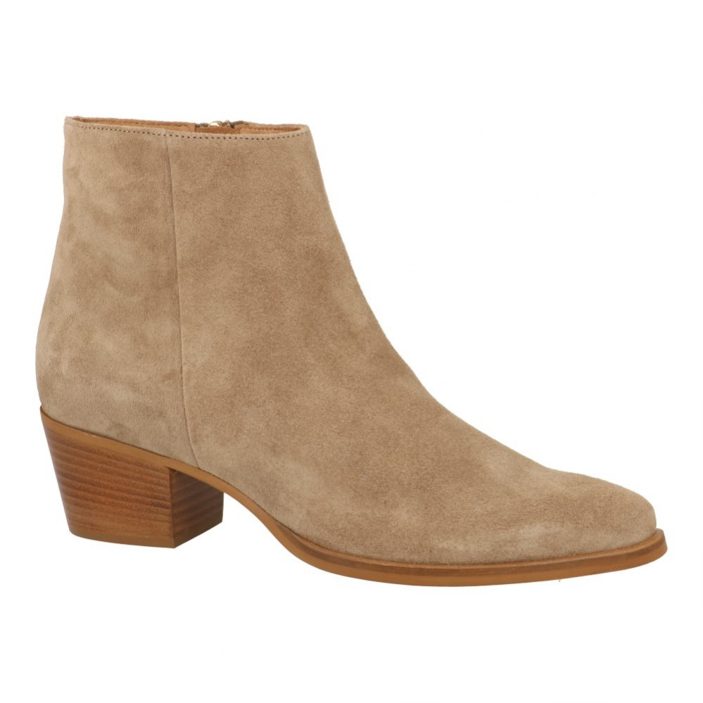 Witte Gosh Laarzen online kopen? Vergelijk op Schoenen.nl Witte laarsjes van het merk Gosh, model 052.526GO. De trend