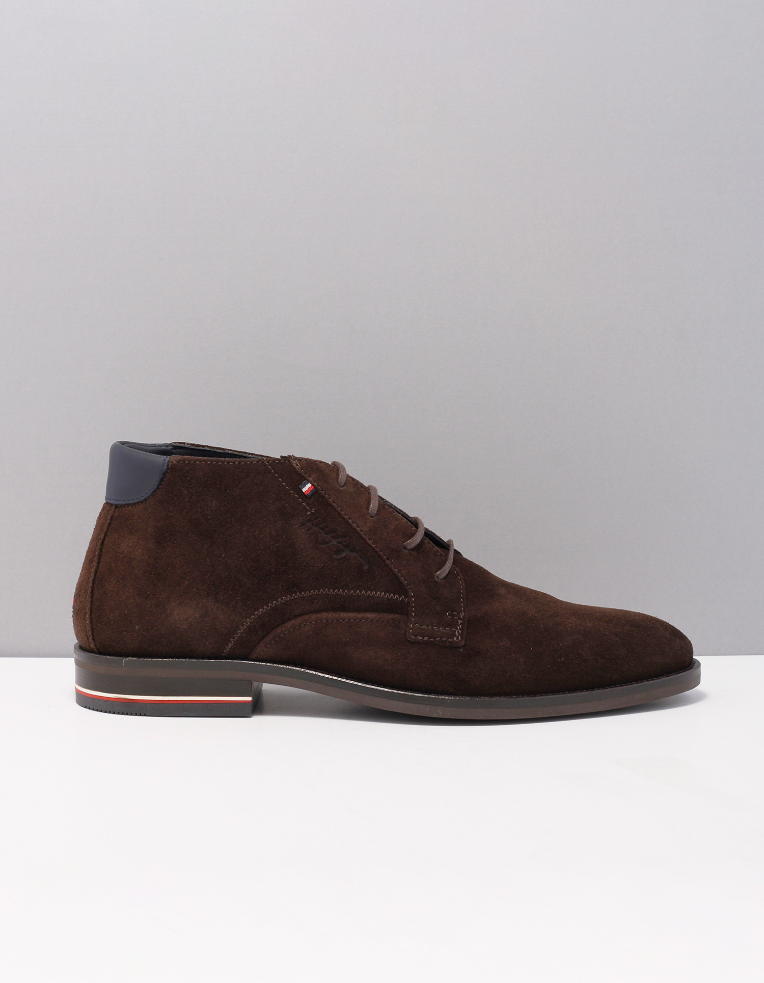Tommy Hilfiger FM0FM03459 Bruin - Schoenen Sneakers Heren € 96,89