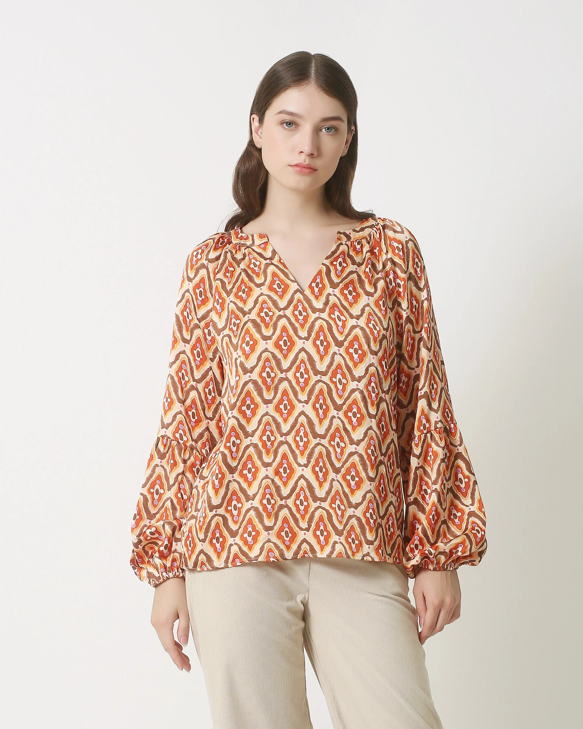 Smashed Lemon 23820 oranje multikleur retro print v-hals top