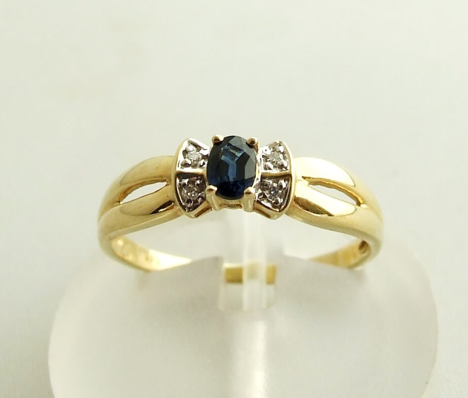 Afbeelding van Christian Gouden saffieren ring met diamanten