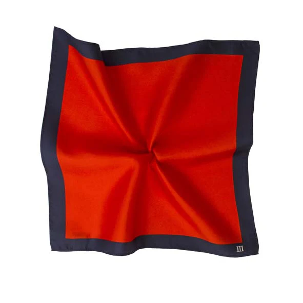 Afbeelding van Tresanti Yves i zijden rode pochet met navy rand |