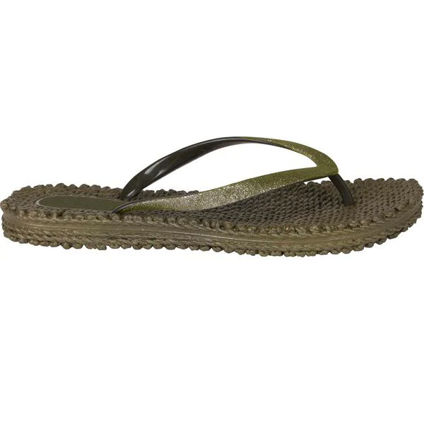 Ilse Jacobsen Cheerful01 410 army