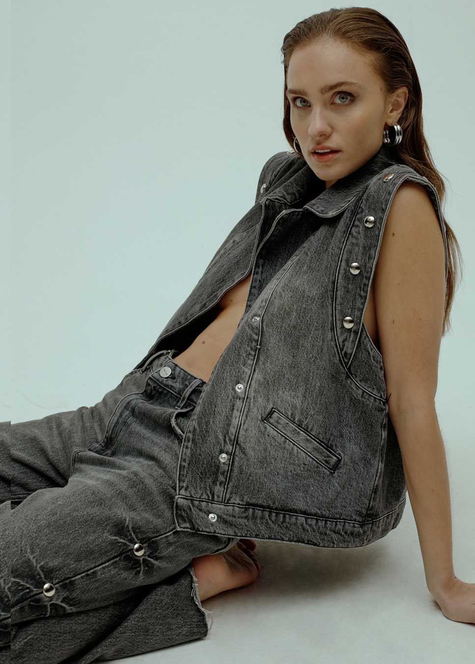 Afbeelding van Homage to Denim Vintage grey denim gilet studs