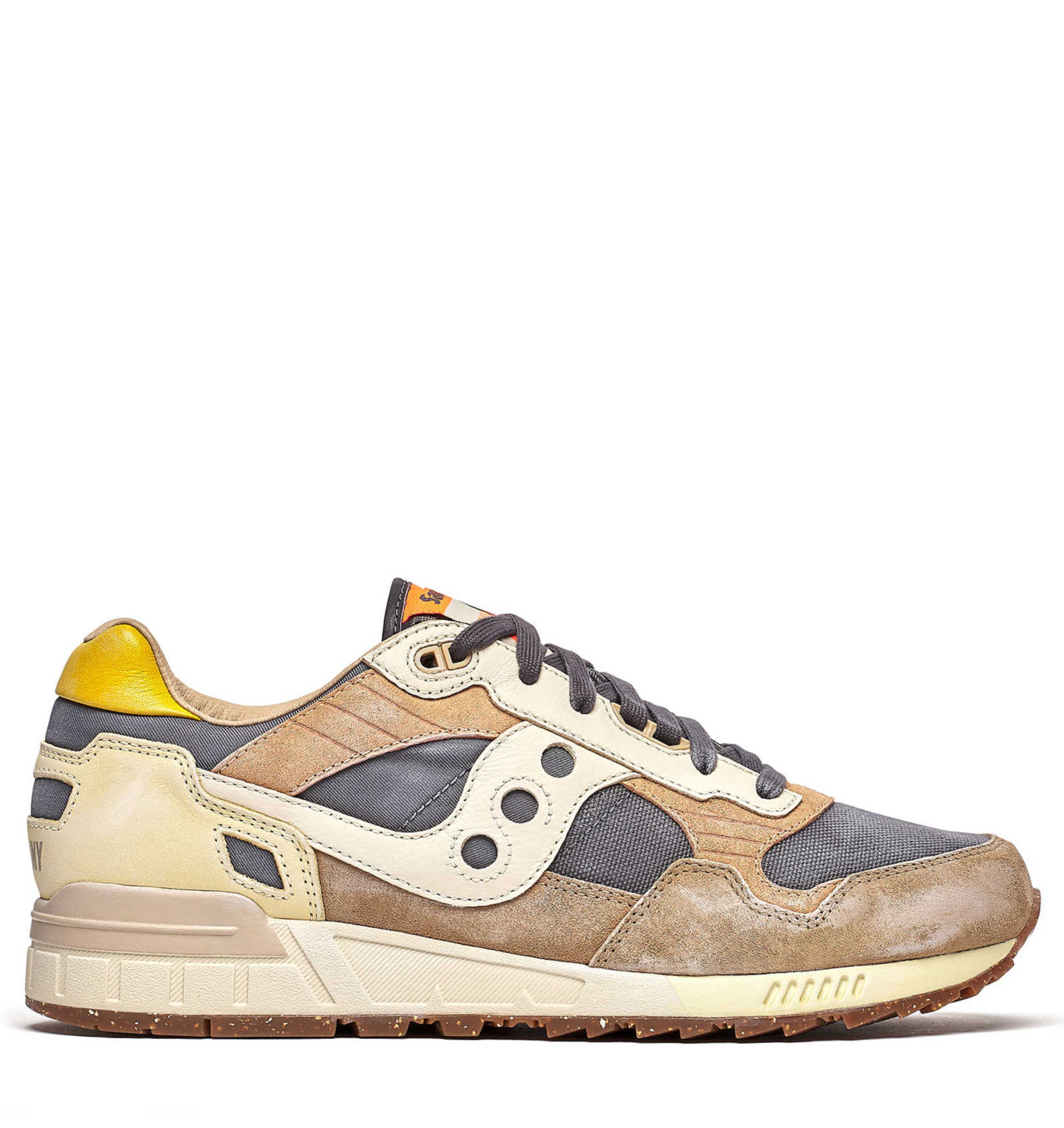 Saucony shadow 5000 | dark grey/sand lage sneakers unisex