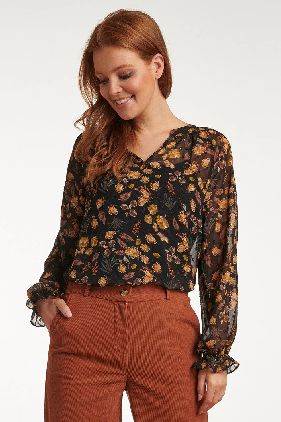 Smashed Lemon 23711-999-240 v-hals top met bloemenprint in