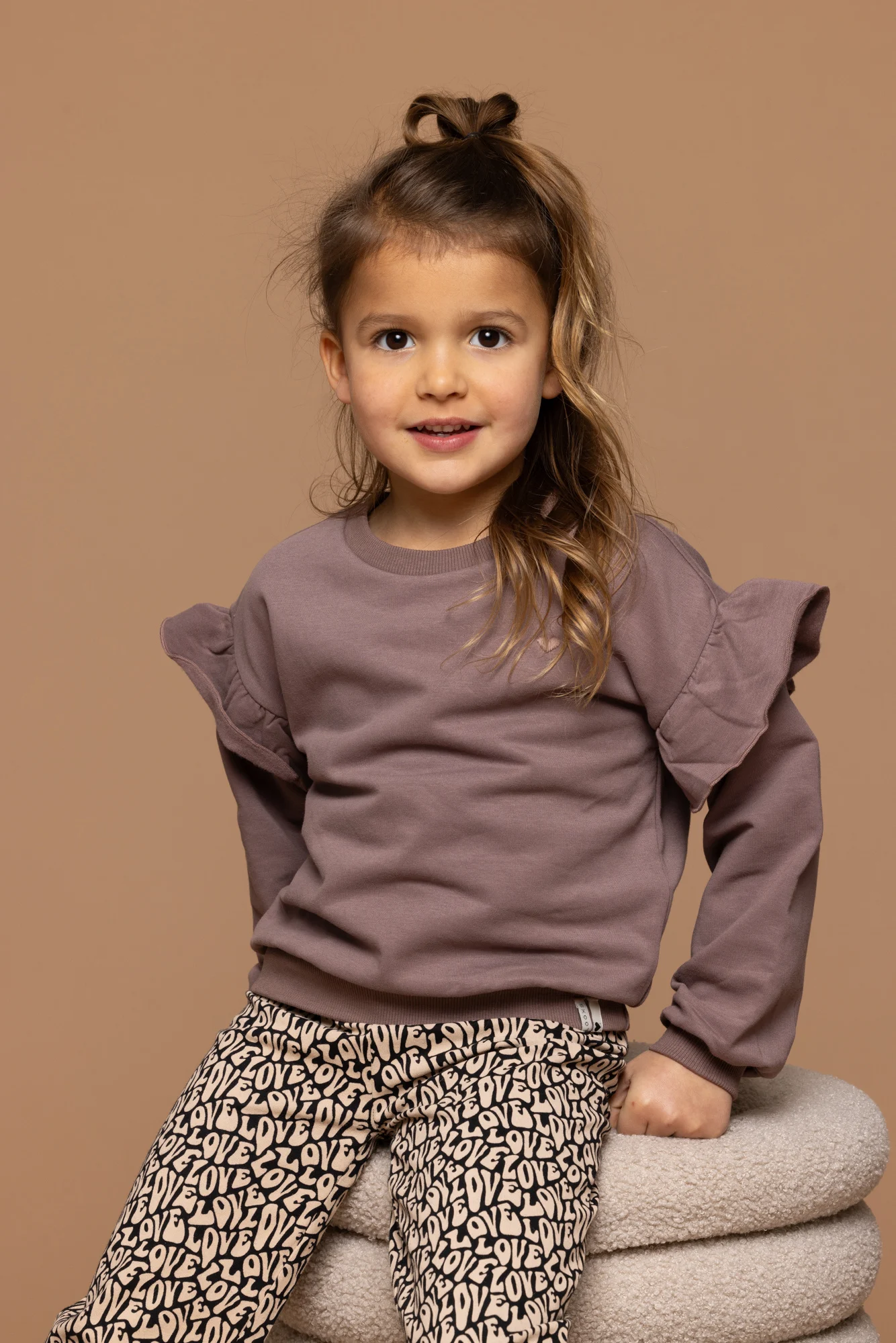 Looxs Revolution Sweater ruffle taupe voor meisjes in de kleur