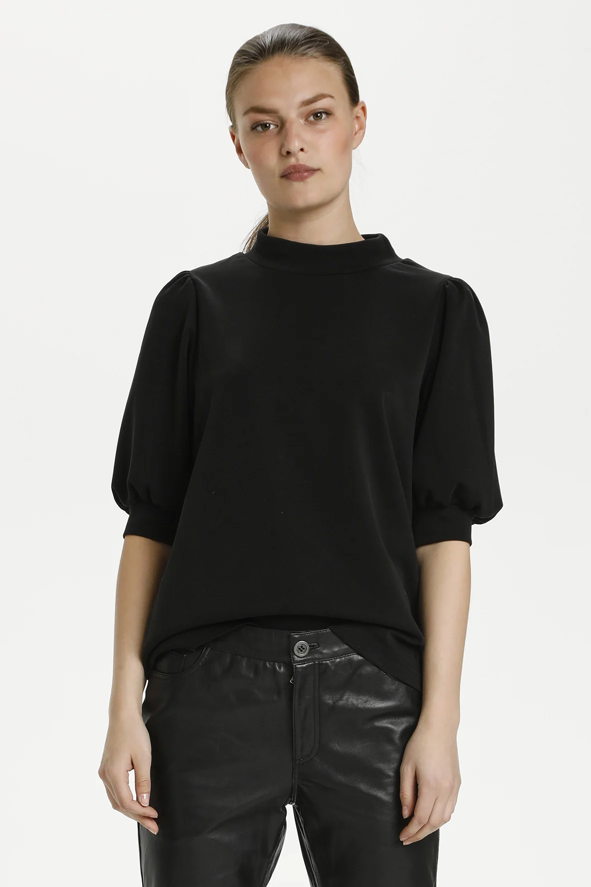 My Essential Wardrobe 10703704 21 the puff blouse