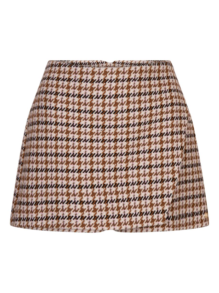 Josh V Shorts rowin