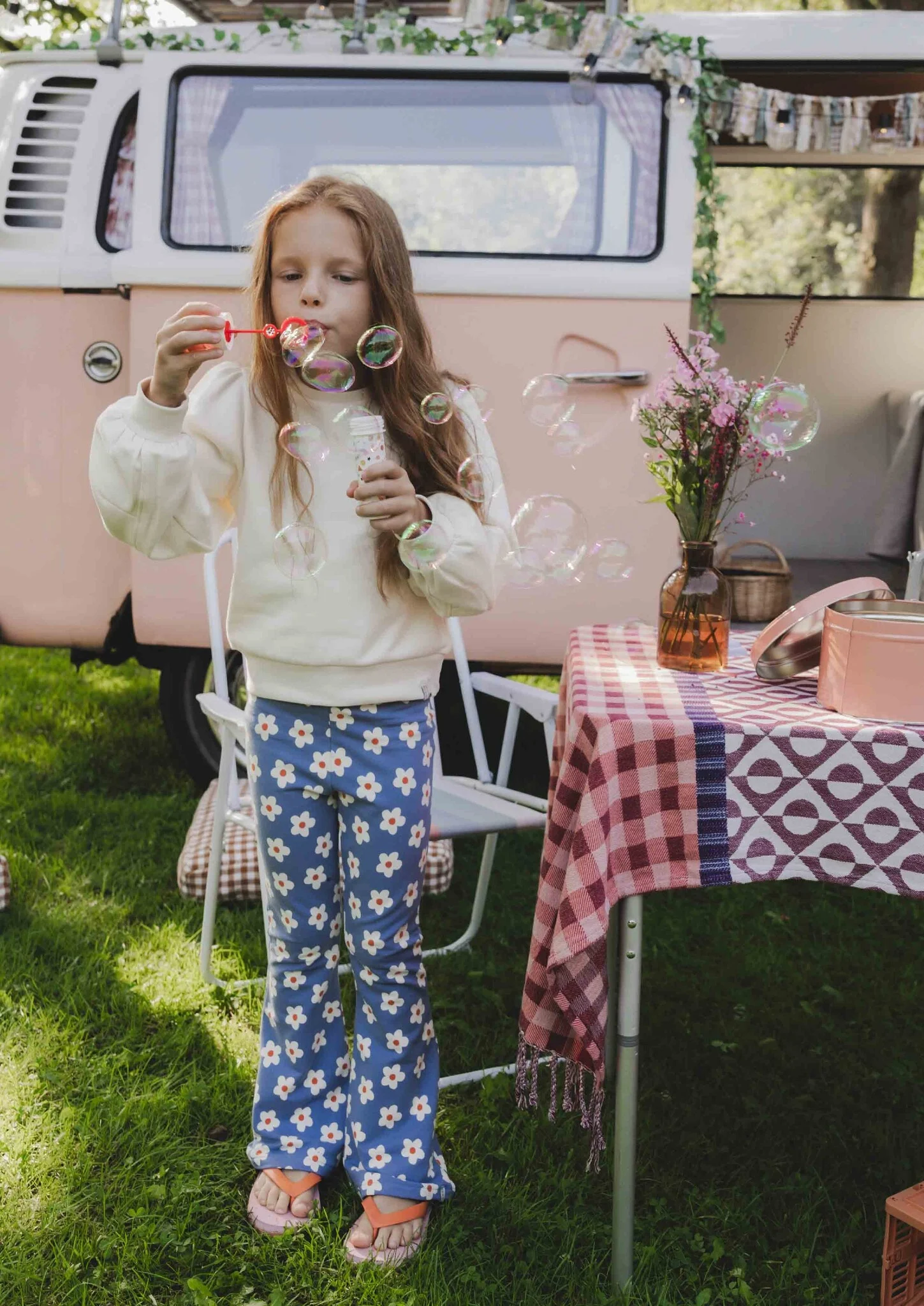 Looxs Revolution Sweatpants flared blue flowerbomb voor meisjes in de kleur