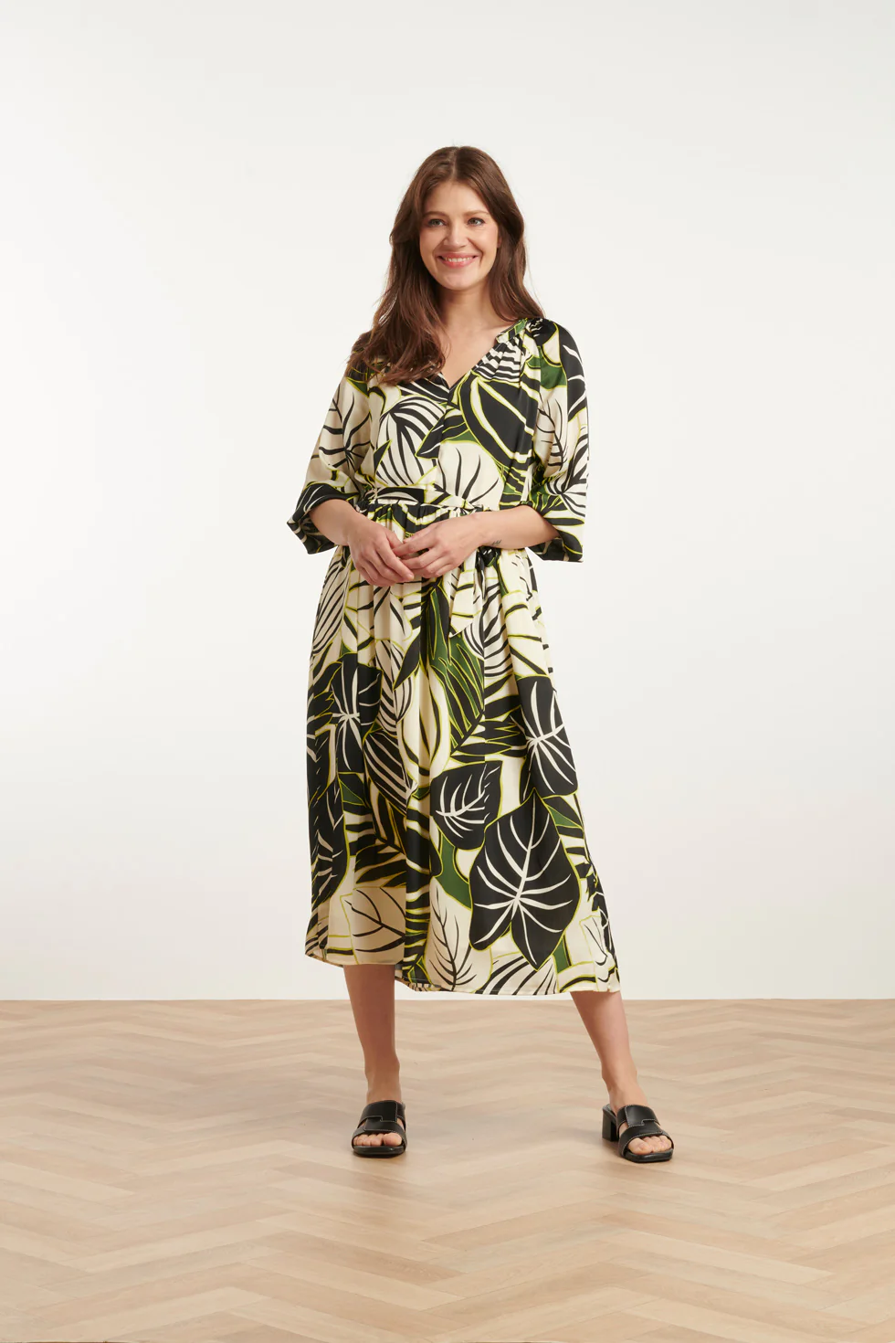 Smashed Lemon 25070 leaf print chiffon midi jurk