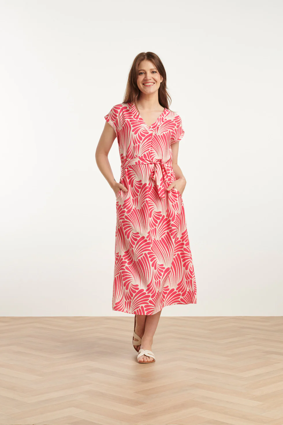 Smashed Lemon 25072 midi jurk met grafische print in roze en wit