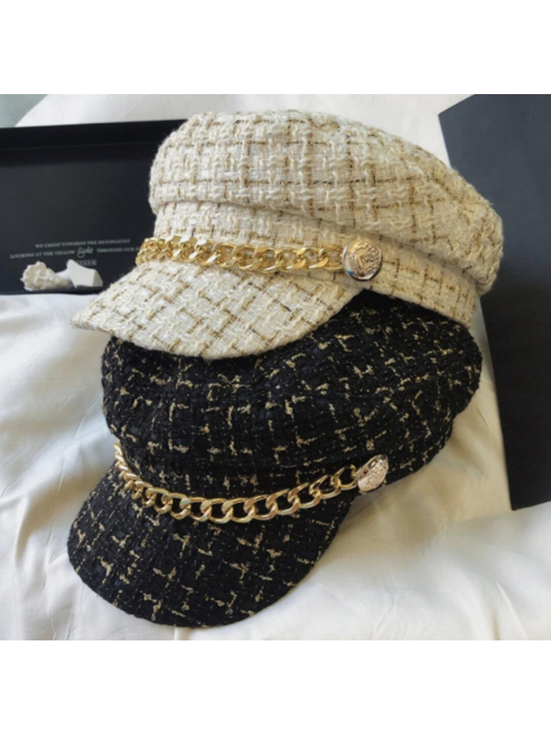 The Dezzy Factory Luxe Bibi hoed met gouden ketting