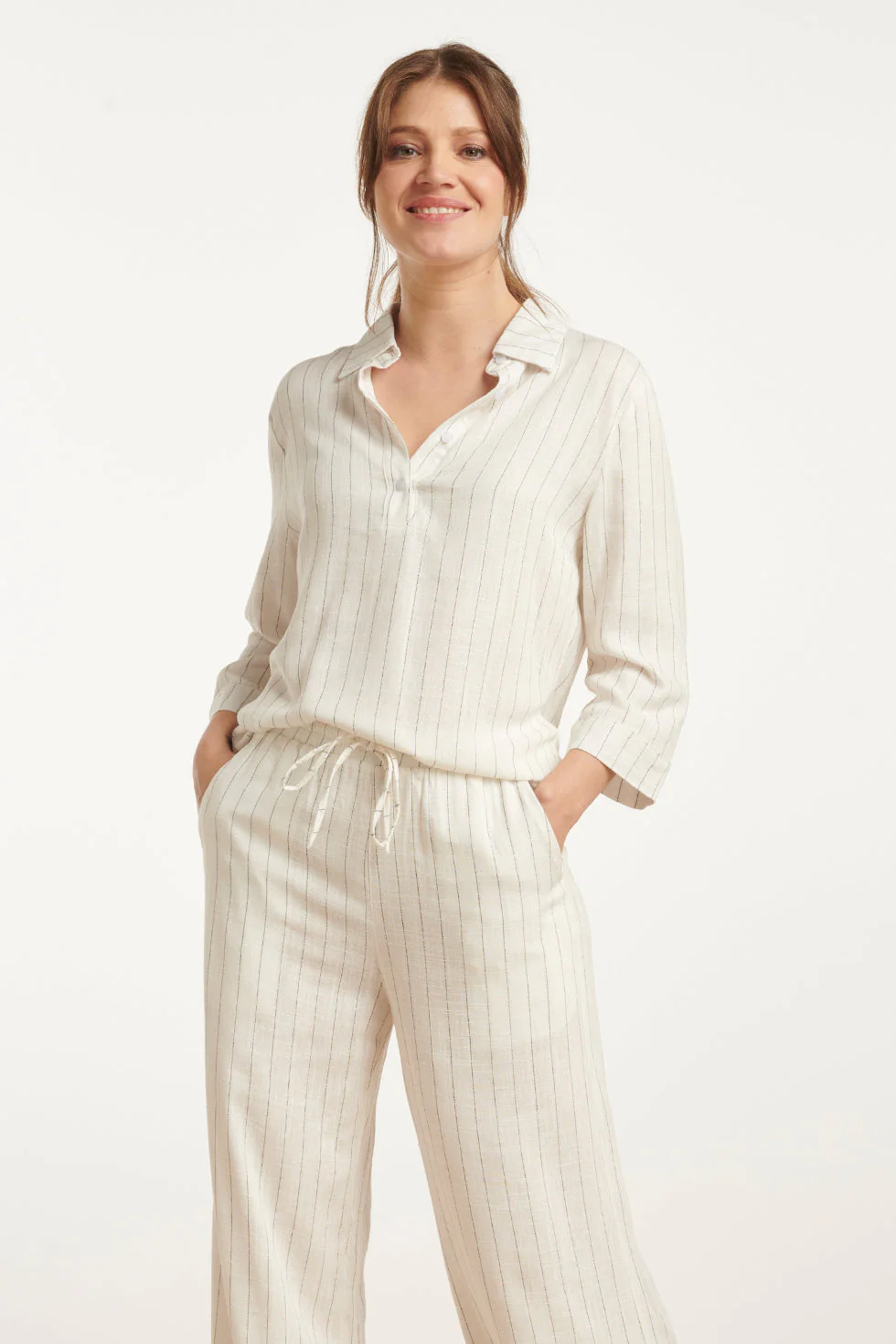 Smashed Lemon 25129 te pinstripe linnen top met v-hals |