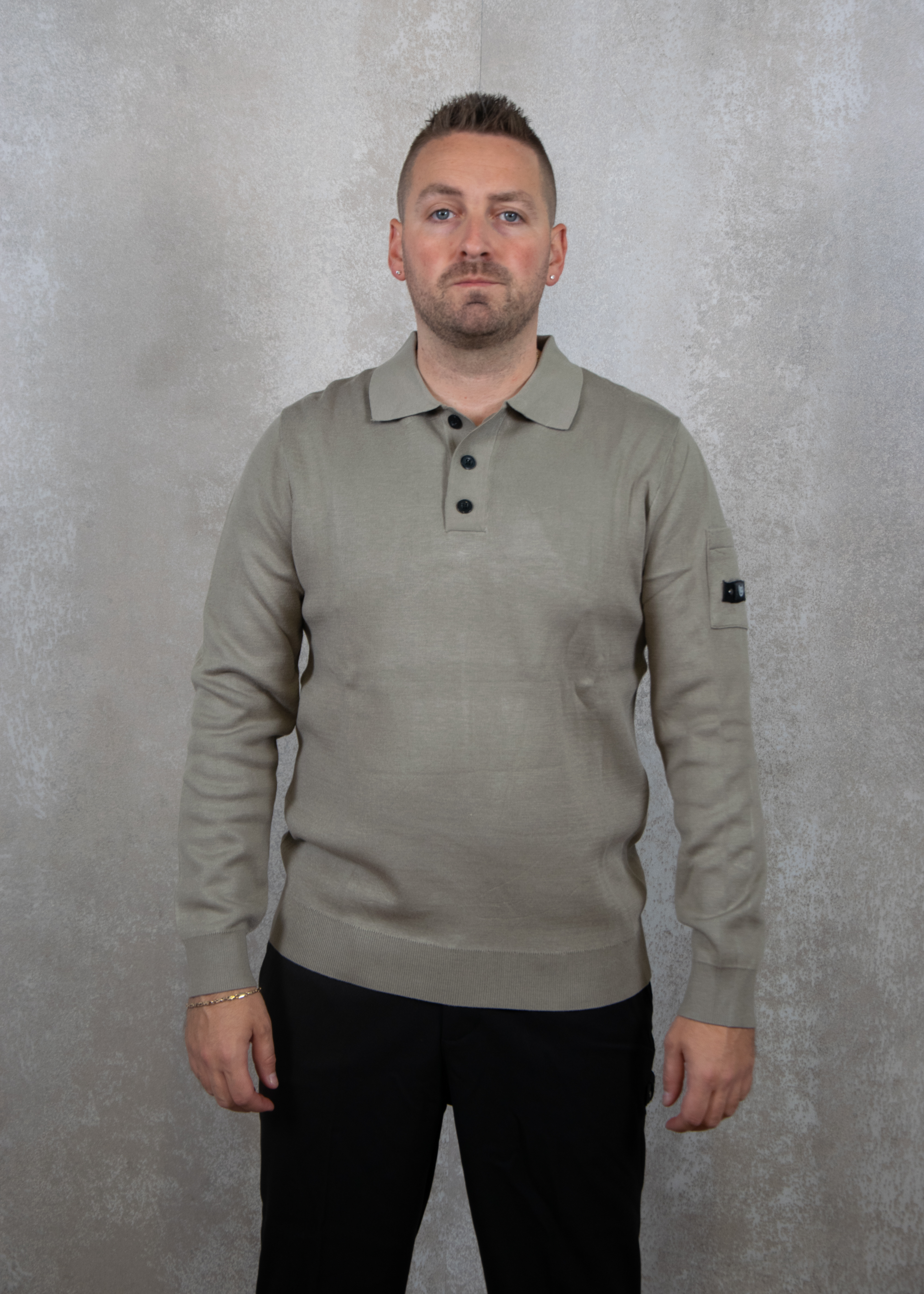 Quotrell Couteux knitted button up