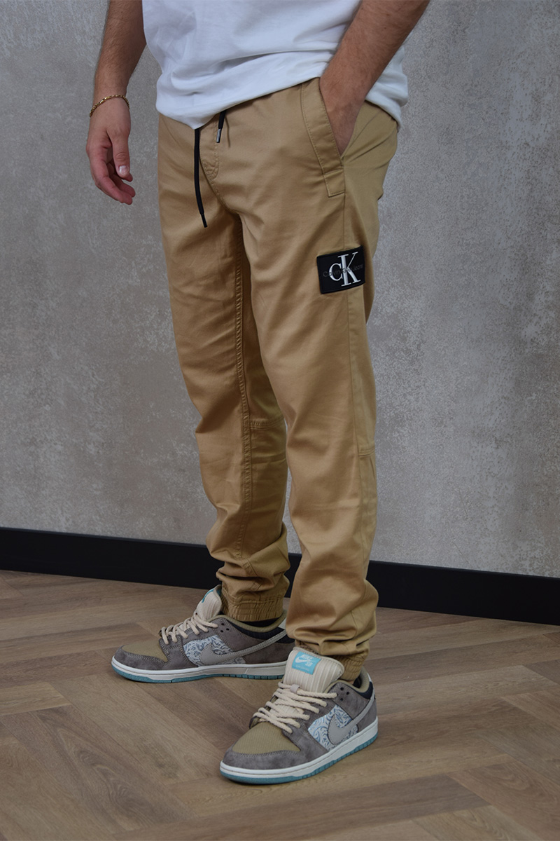 Calvin Klein Skinny monologo badge chino