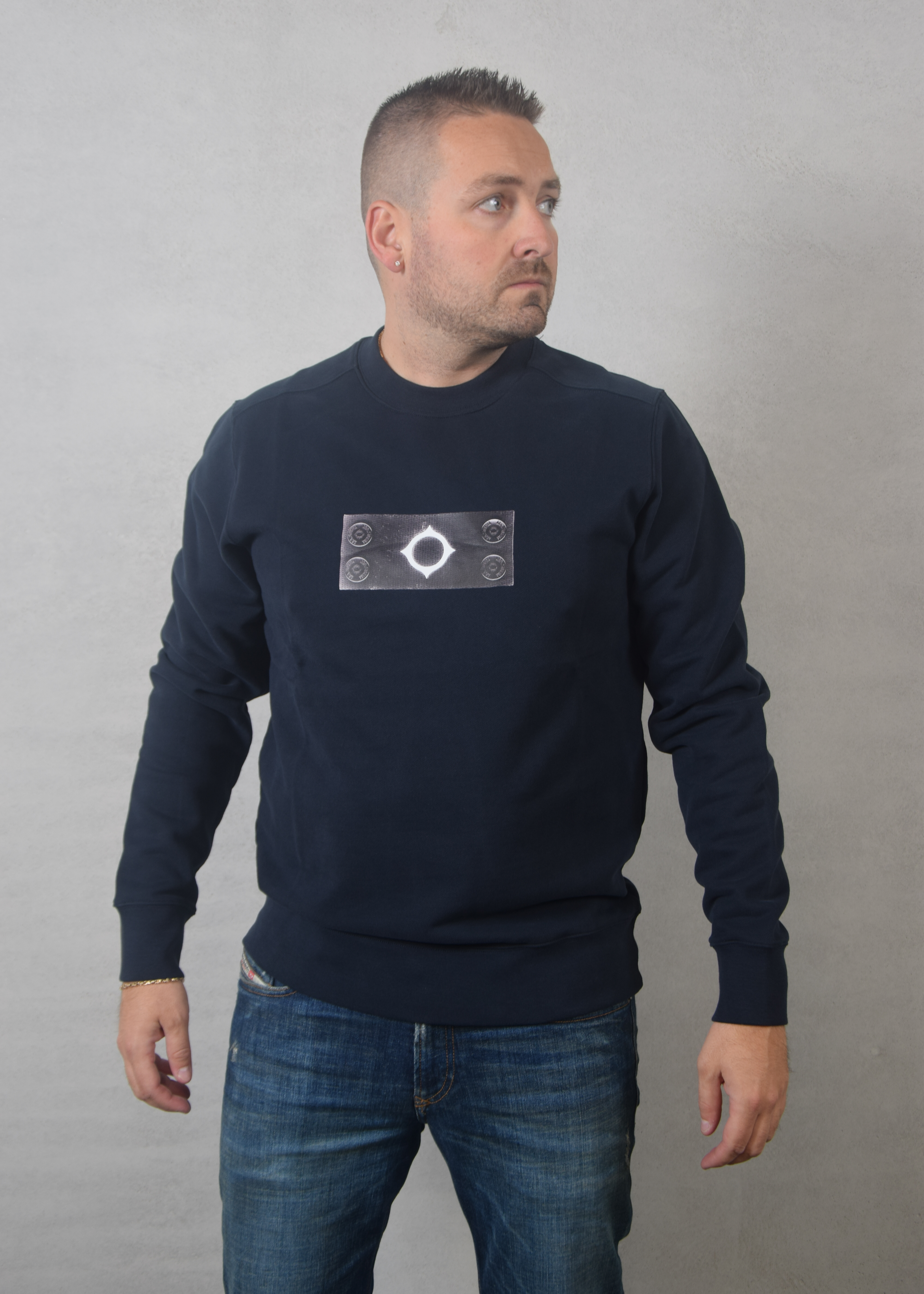 Ma.strum Trompe loeil crew neck badge sweat