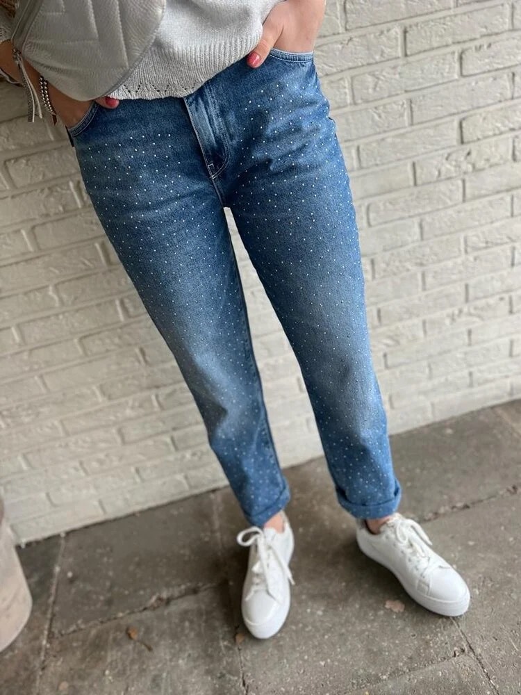 Cup of Joe Daisy mom fit blue denim