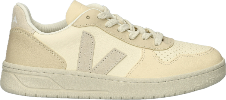 Veja V-10 leather