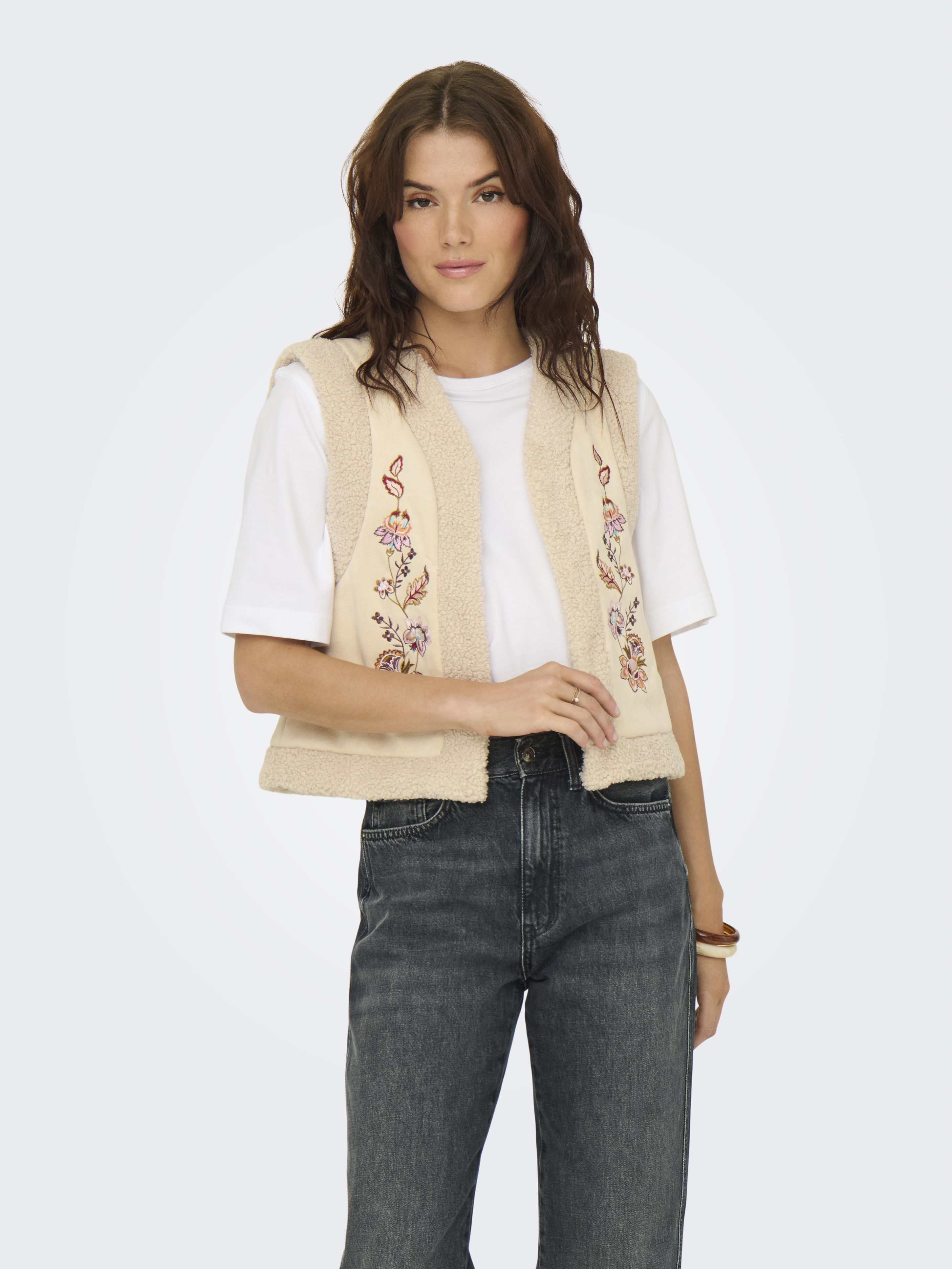 Only Onlfrida flower emb. waistcoat cs o