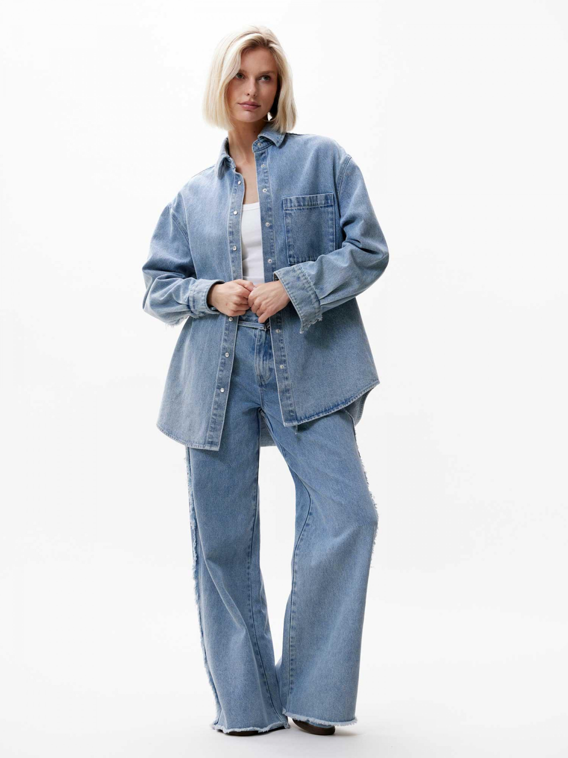 Catwalk Junkie Denim blouse met gerafelde details