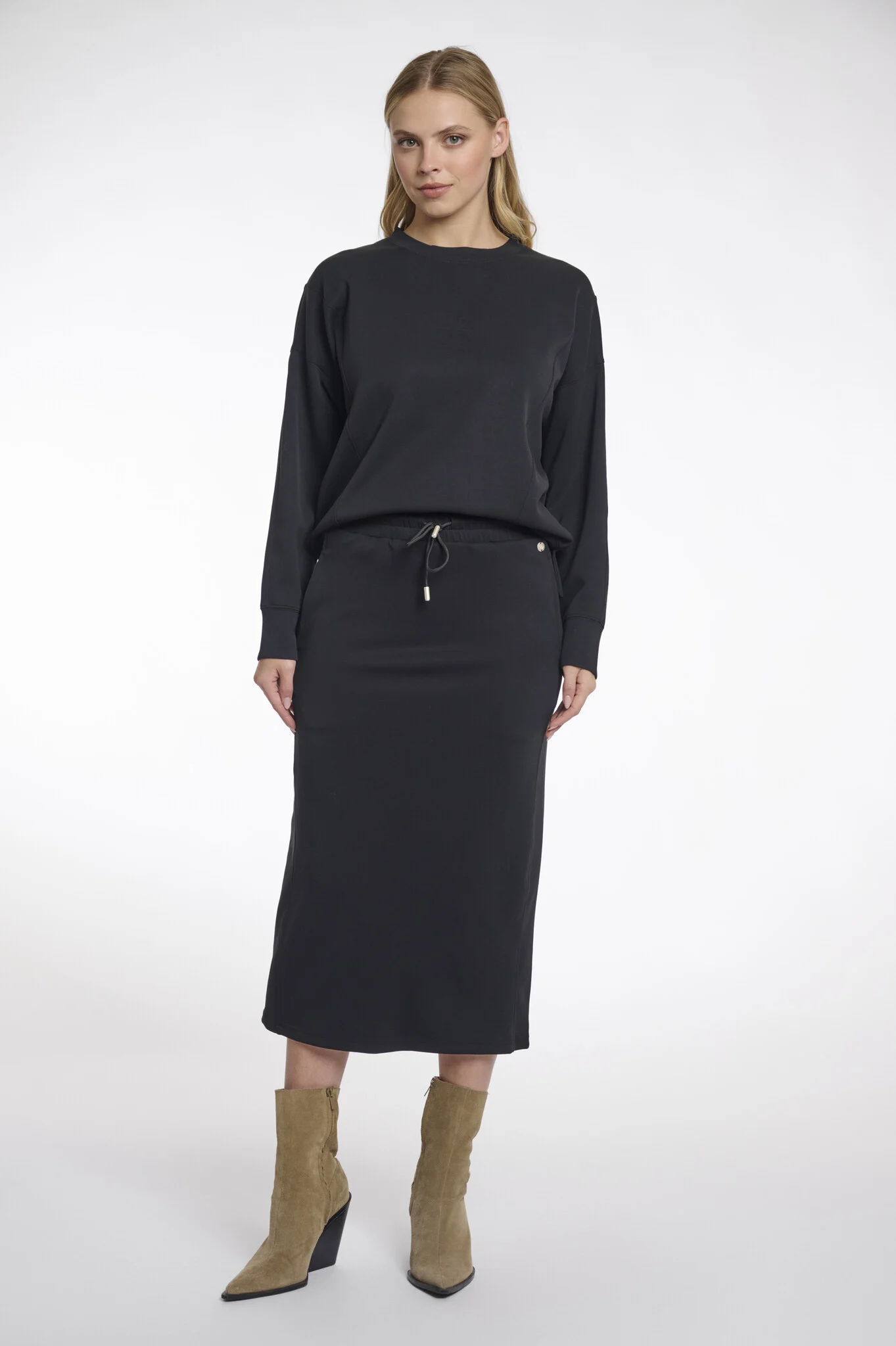 Rino & Pelle Ciska.7002511 rino en pelle jersey skirt with elastic waistband black