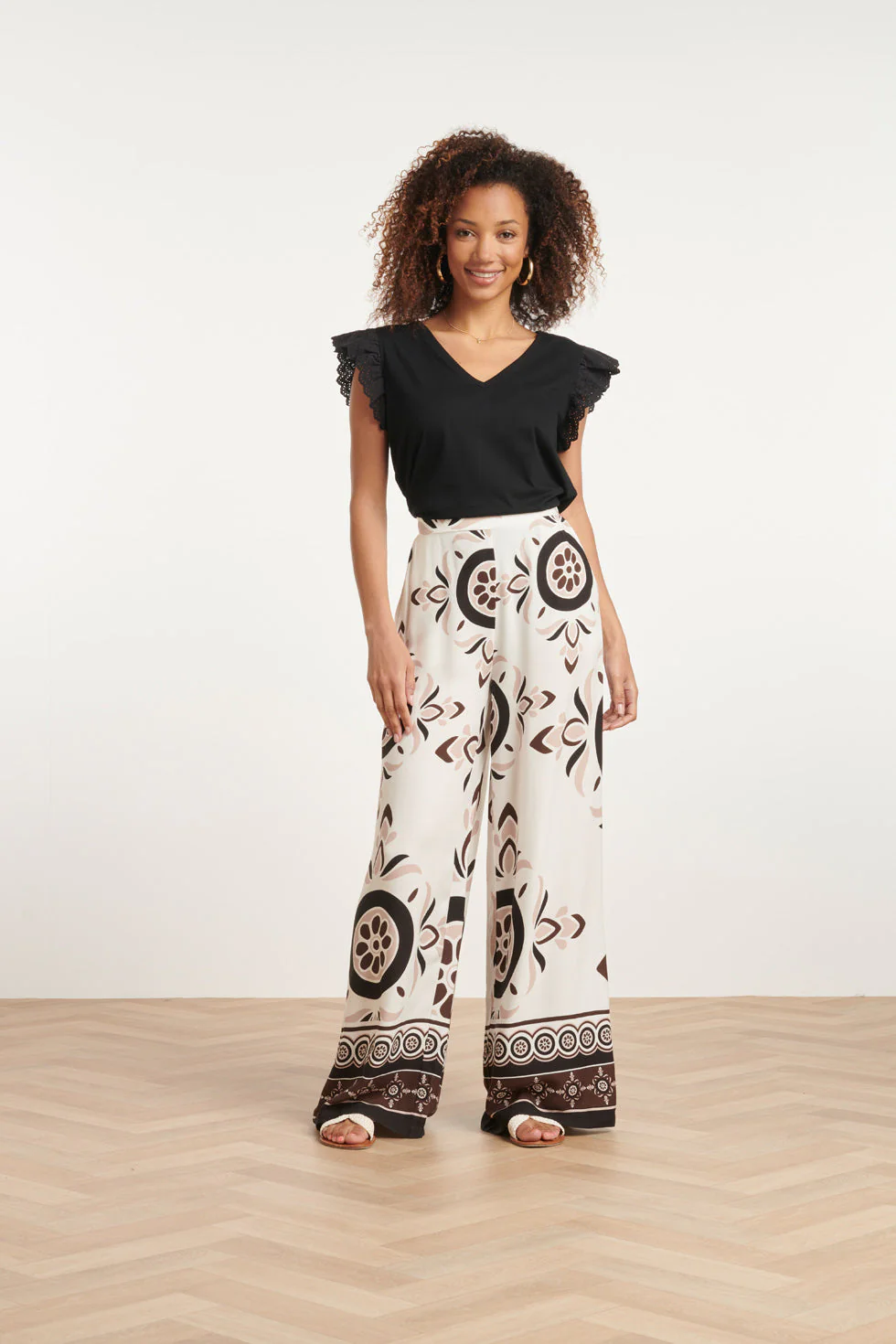 Smashed Lemon 24056 lang flowy broek met ornamentprint |