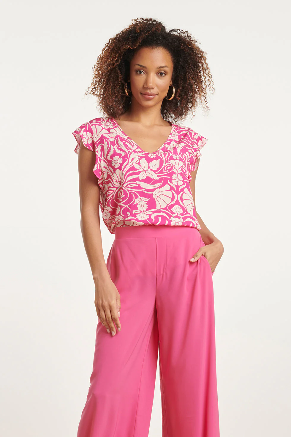 Smashed Lemon 24023 zomerse v-hals top met bloemenprint |