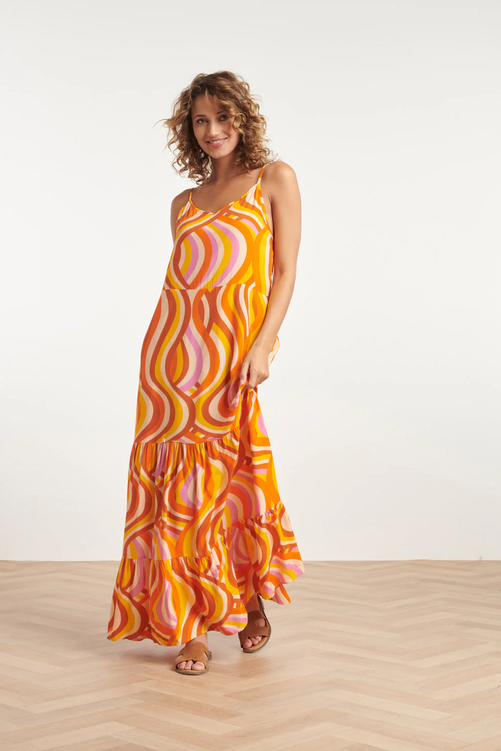 Smashed Lemon 24011 zomerse spaghetti jurk met retro print |