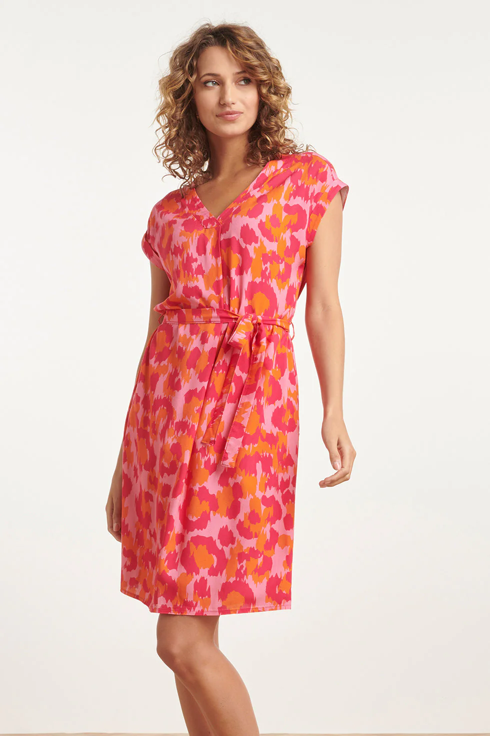 Smashed Lemon 24161 klassieke jurk met gedurfd cheetah patroonfuchsia |