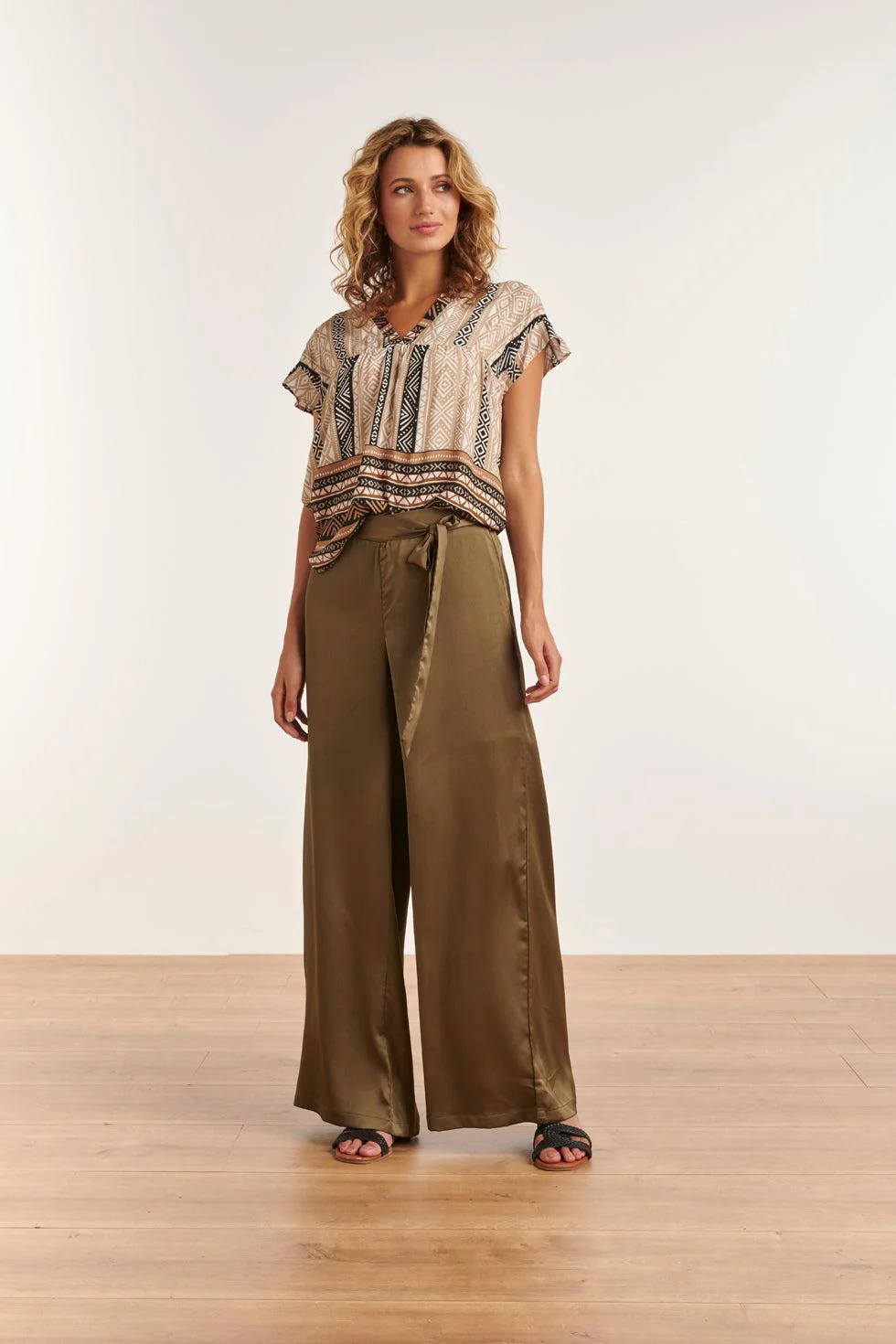 Smashed Lemon 23341 zomer top v-hals, korte mouwen, 100% rayon ecovero |