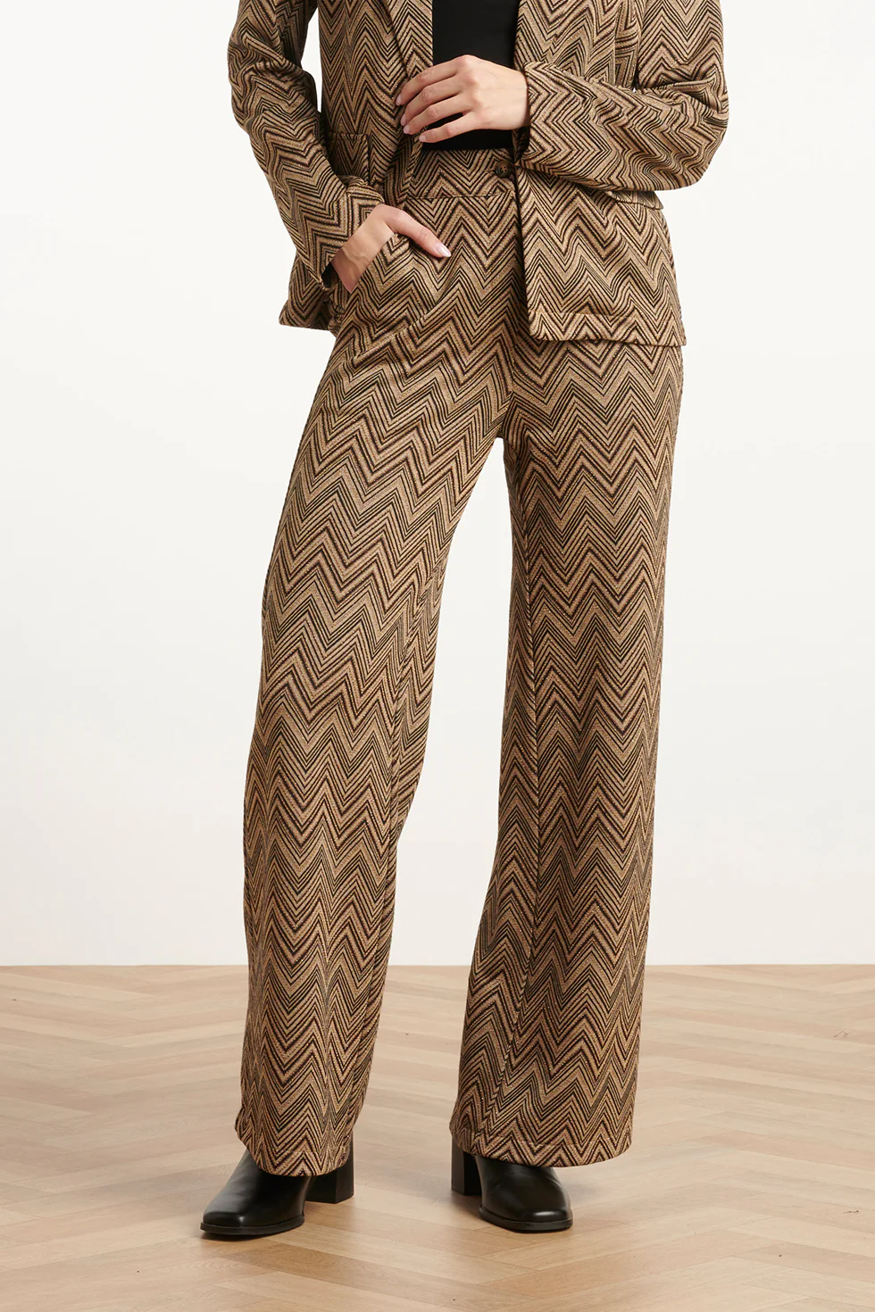 Smashed Lemon Zand en gouden broek met zigzagprint |