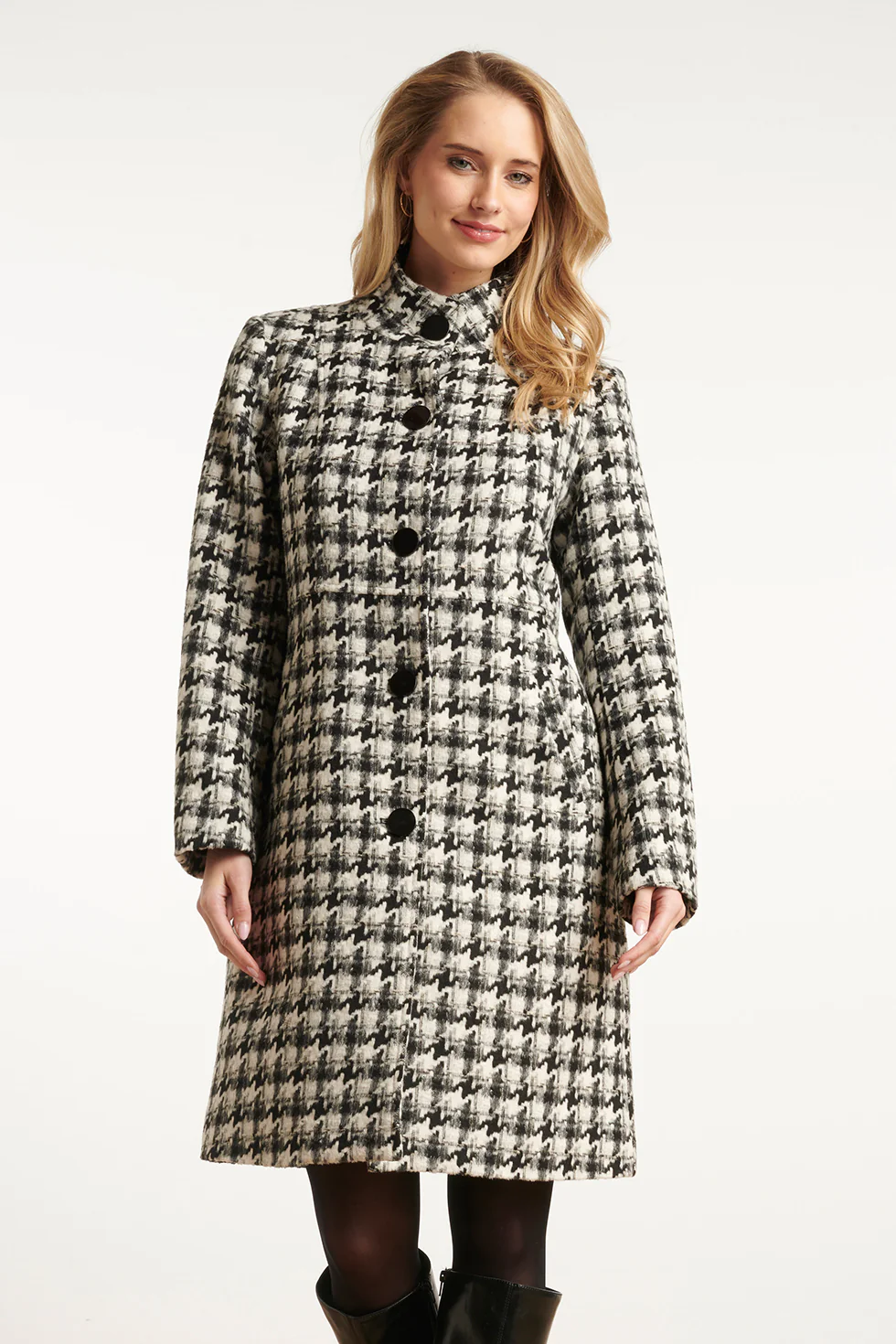 Smashed Lemon Houndstooth jas met hoge hals in zwart en off-white |