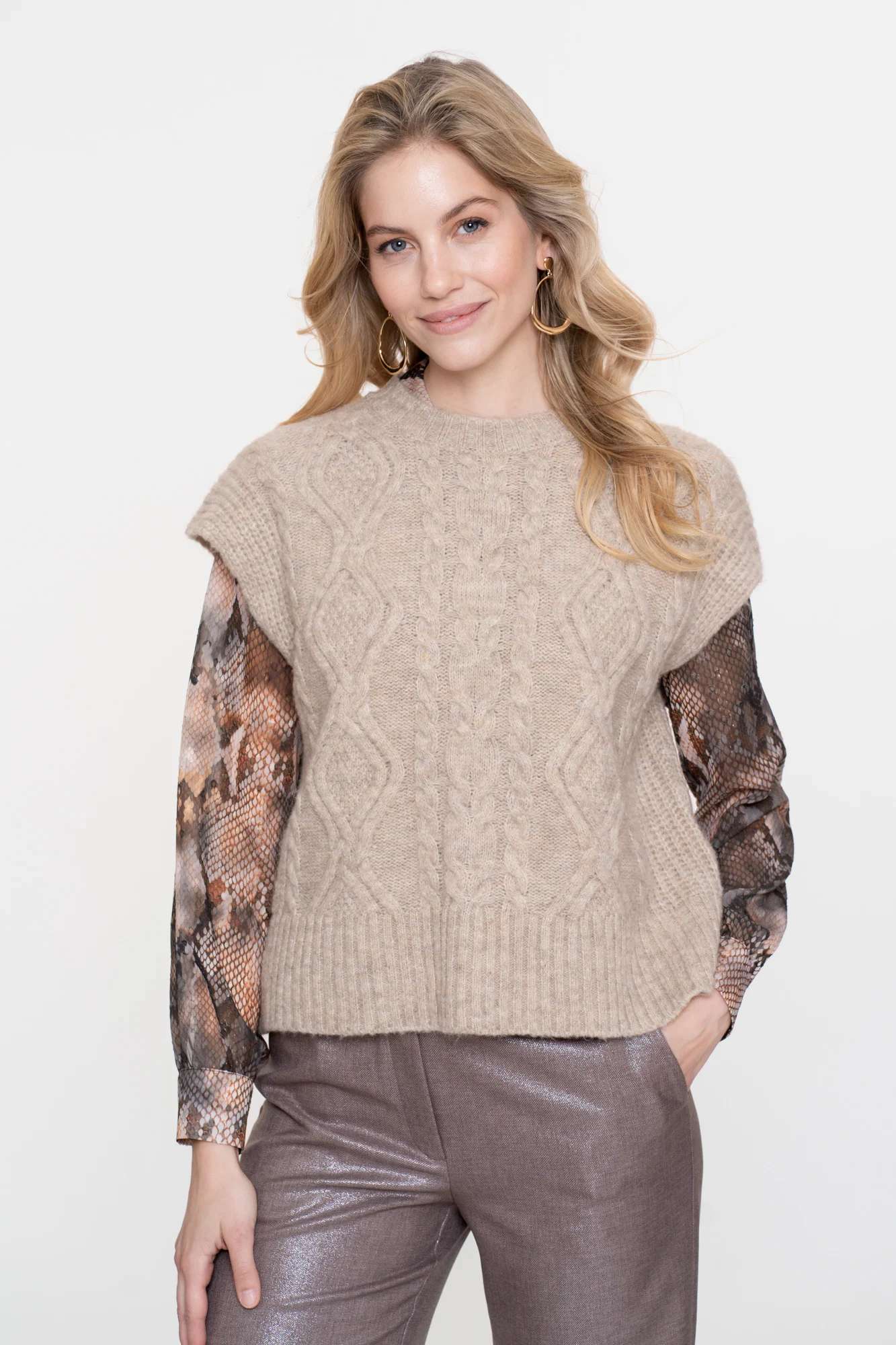 Geisha 54587-70 720 spencer cable argyle sand