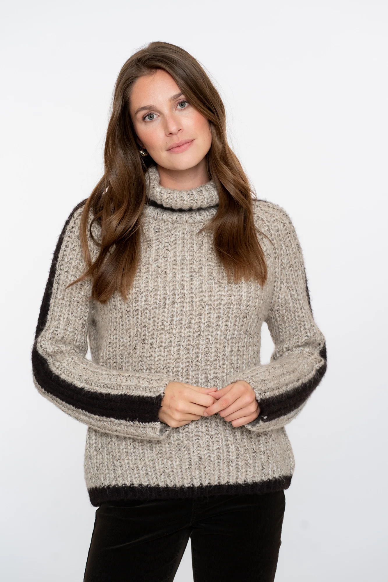 Geisha 54562-23 720 pullover stripe at sleeve sand melange/brown
