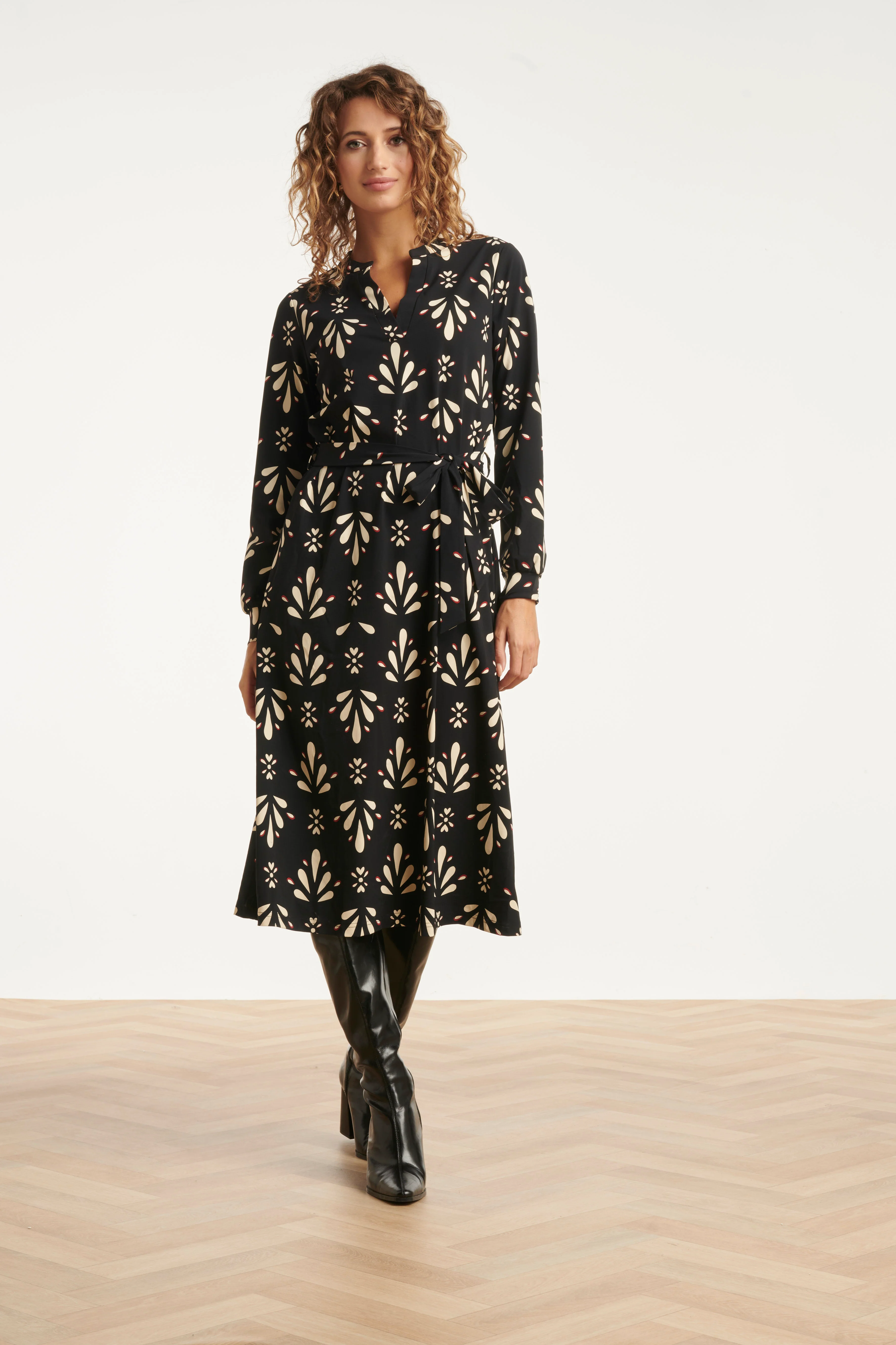 Smashed Lemon Ornamental geprint zwart en wit travel jurk |