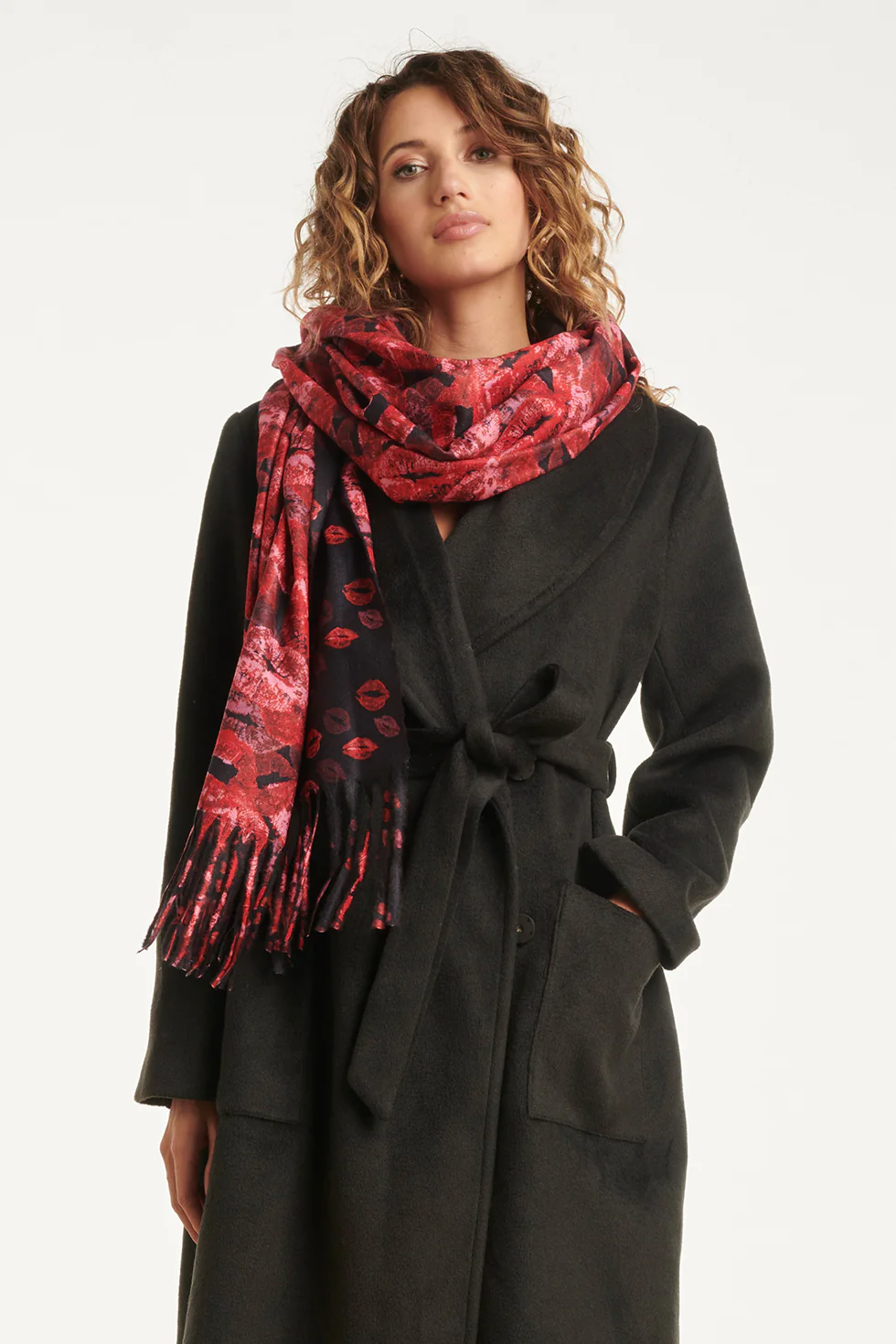 Smashed Lemon Dubbelzijdige lippenprint sjaal in zwart en rood |
