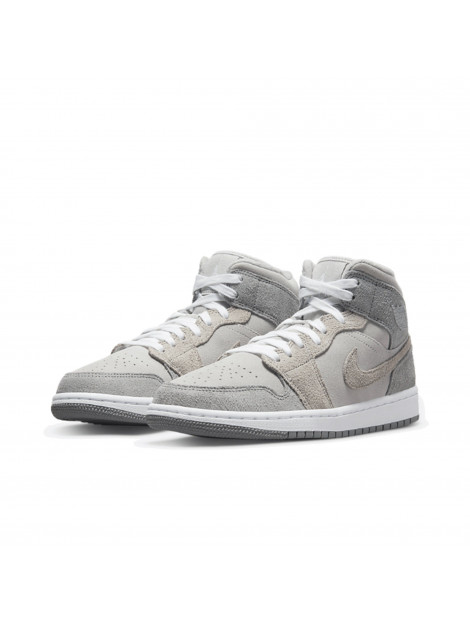 Air offers Jordan 1 Mid SE 'Particle Grey'