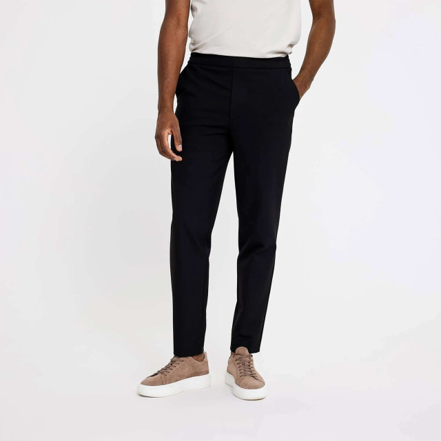 Plain Theo 285 black 40076-00101 black large