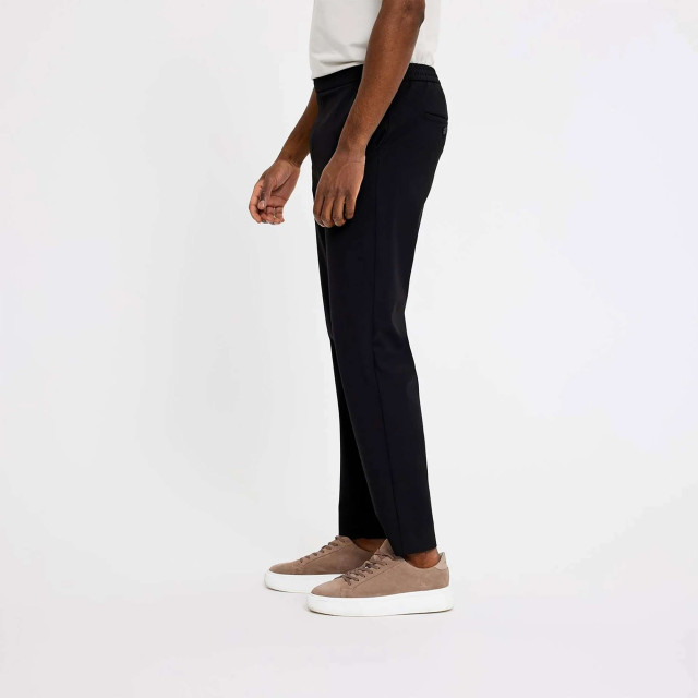 Plain Theo 285 black 40076-00101 black large