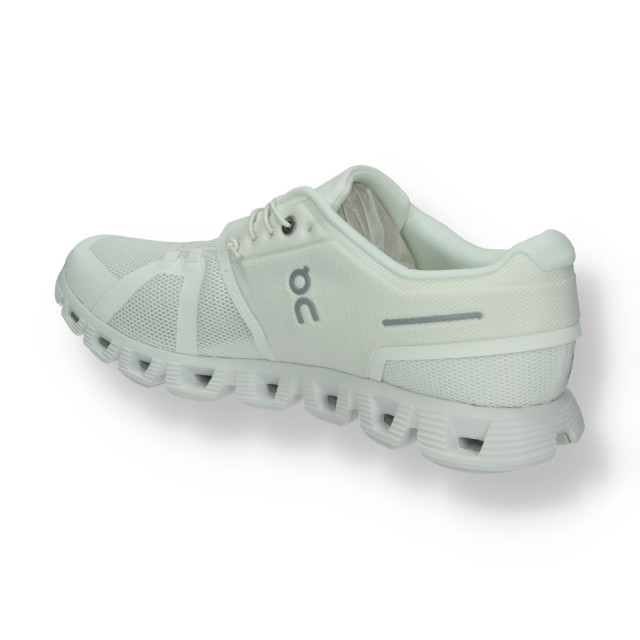 On Running Cloud 5 w undyed white 59.98373 ON Cloud 5 W Undyed White 59.98373 large