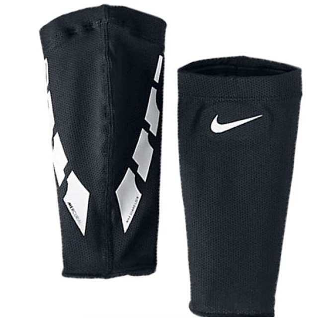 Nike Guard lock elite scheenbeschermer sleeves 7000-71-7 large