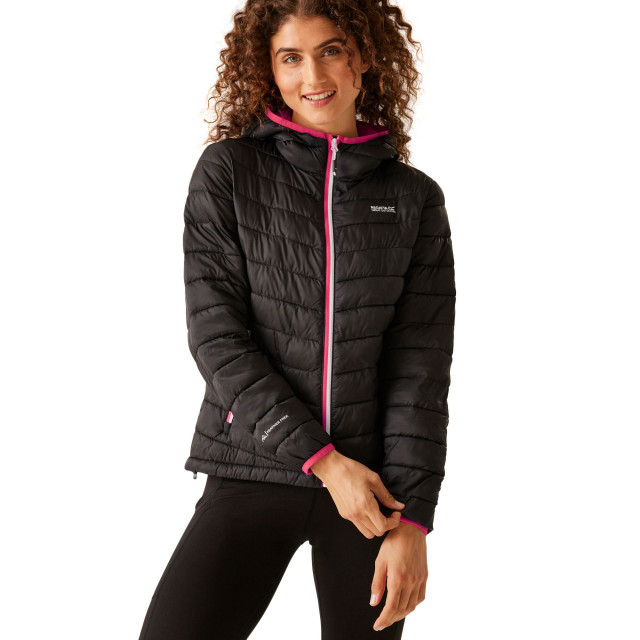 Regatta Dames hillpack ii gewatteerd jack met capuchon UTRG10740_blackpinkpotion large Regatta Dames hillpack ii gewatteerd jack met capuchon UTRG10740_blackpinkpotion large