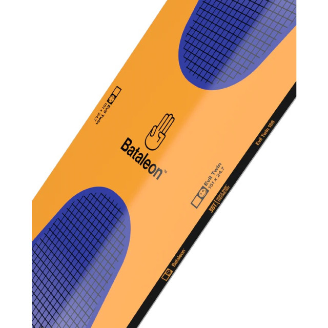 Bataleon All mountain freestyle snowboard Evil Twin large