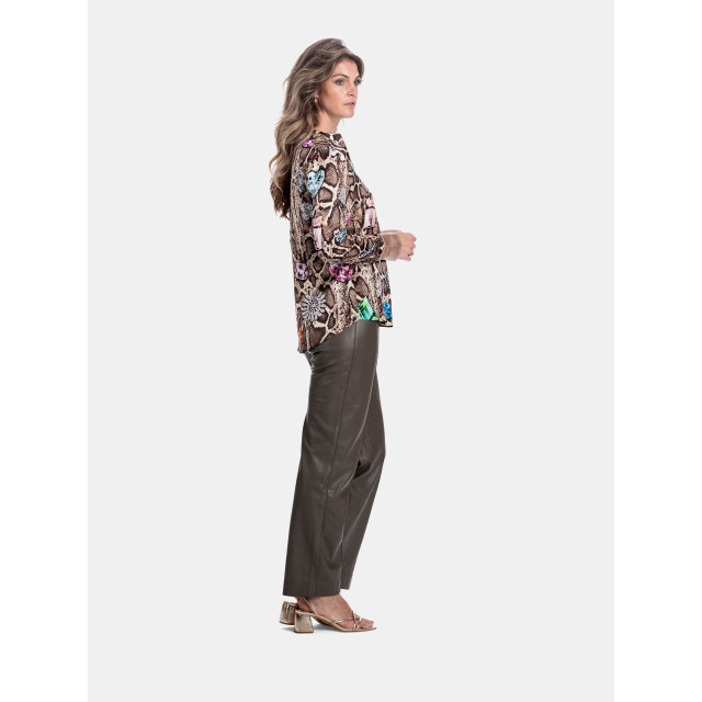 Mucho Gusto Zijden blouse blouse monza beige met slangenprint en kleurrijke broches Zijden blouse Blouse Monza Beige met Slangenprint en Kleurrijke Broches large