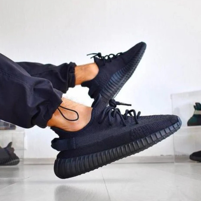 Adidas Yeezy Boost 350 v2 onyx HQ4540 large
