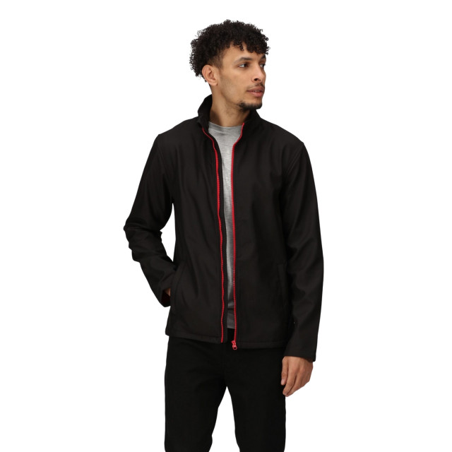 Regatta Heren ablaze printable soft shell jas UTFK2595_blackclassicred large