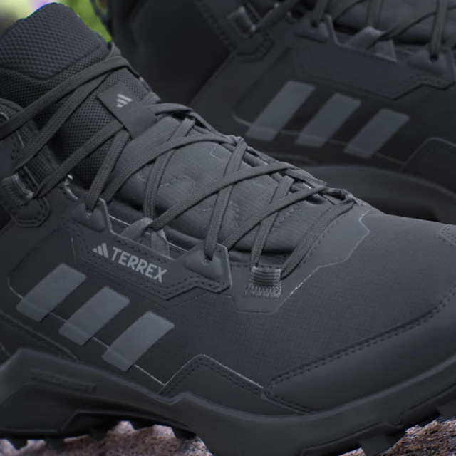 Adidas Wandelsneakers heren HP7401 large