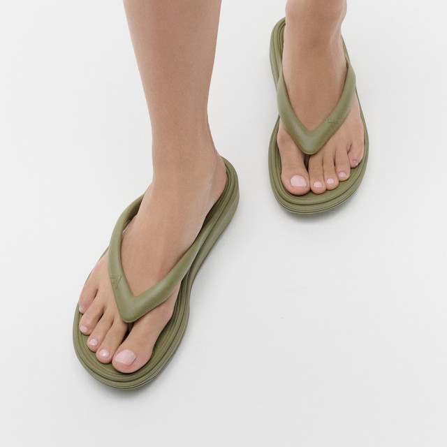 FitFlop Relieff recovery toe-post sandals HF4 large