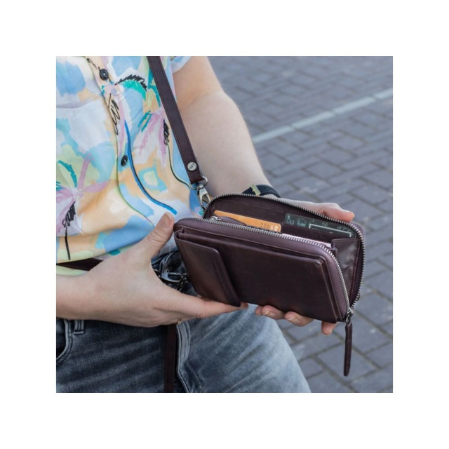 Chesterfield  C48.1171-telefoontasje malaga donker C48.1171-Telefoontasje Malaga large