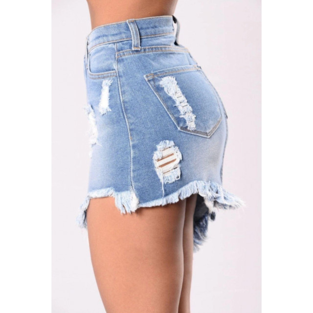 The Dezzy Factory Baddie rok 240124 large